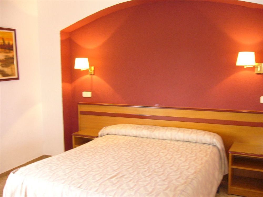 Hostal Can Pou Vidreres Exterior photo